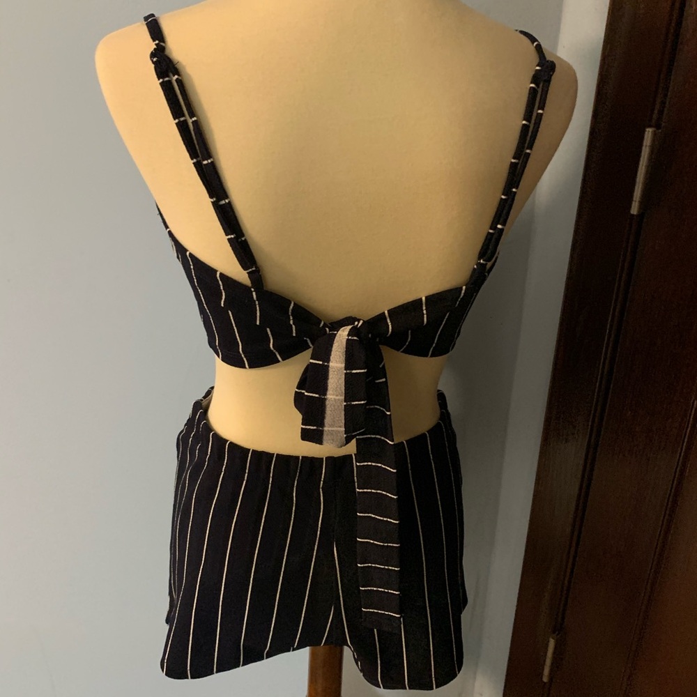 ✨SHEIN STRIPED TWO-PIECE OUTFIT✨ - Picture 6 of 7